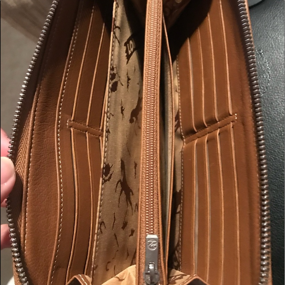 Longchamp Zippy wallet